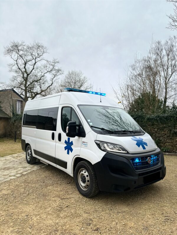 Fiat Ducato 180cv Boite AUTO 2021 ambulance - Image 2