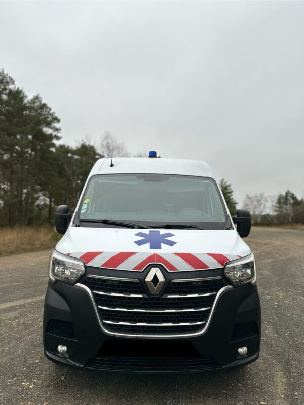 Renault Master 3 phase 3 ambulance - Image 8