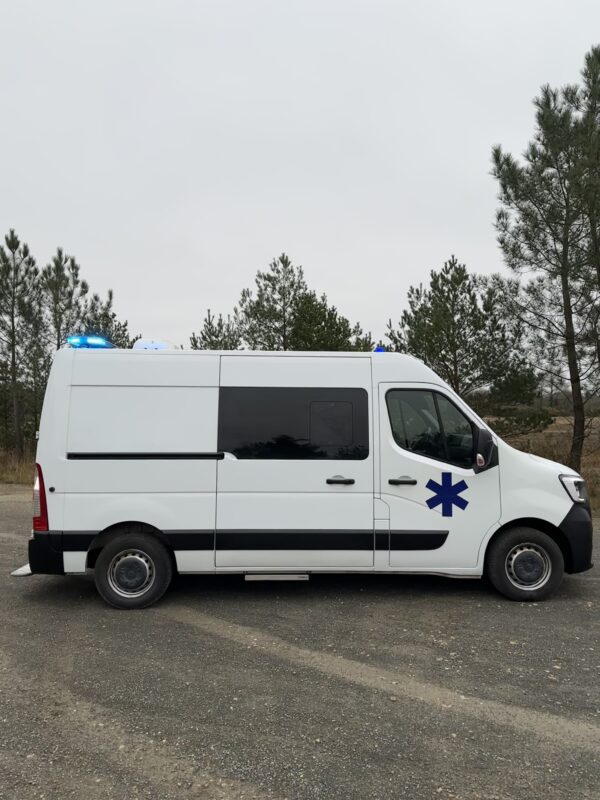 Renault Master 3 phase 3 ambulance - Image 4