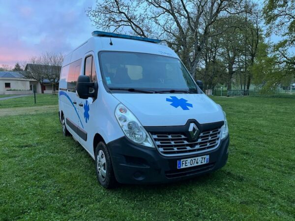 Renault Master 3 - 170cv ambulance Petit by Gruau 2019