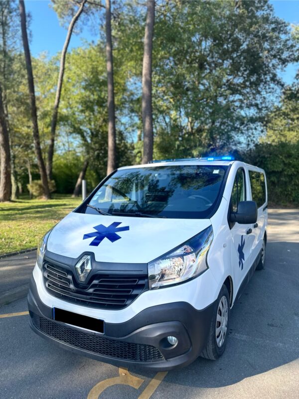 Renault Trafic ambulance