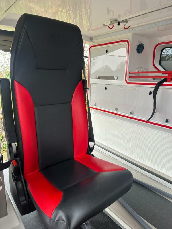 Renault trafic 2020 ambulance - Image 7