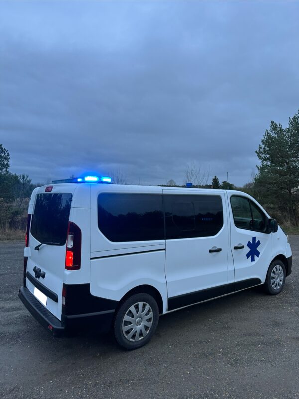 Renault Trafic 3 ambulance 2021 - Image 4