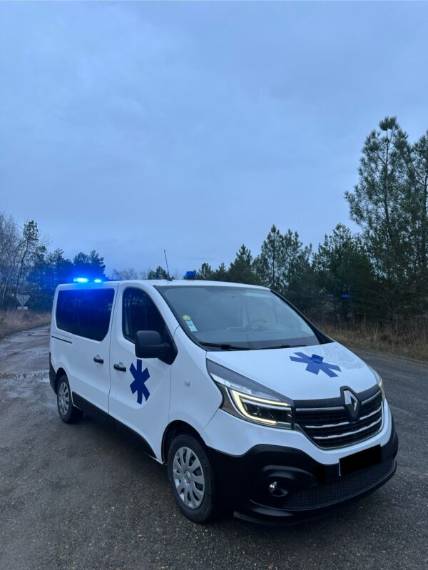 Renault Trafic 3 ambulance 2021 - Image 3