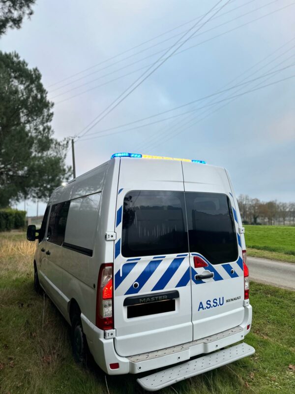 Renault Master 3 2019 ambulance - Image 8