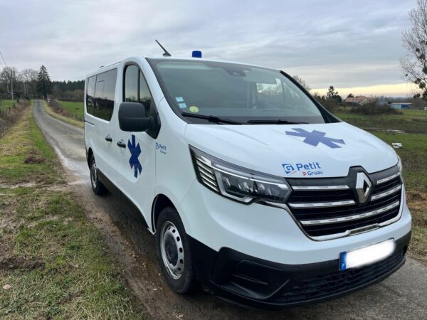 Renault Trafic 3 ambulance Petit by Gruau 2023