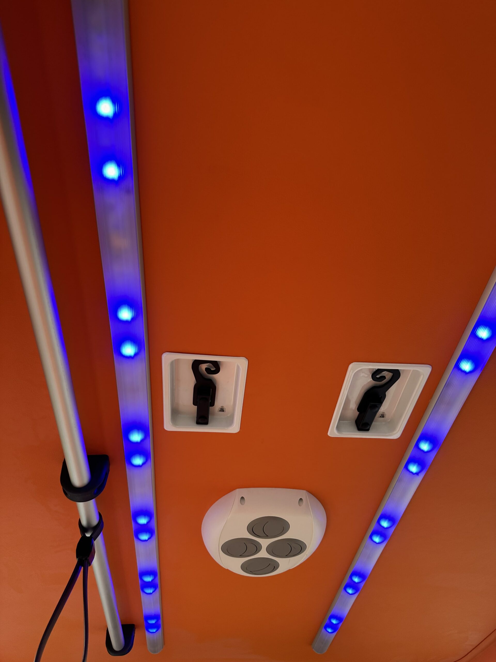 Renault Trafic 150cv ambulance – Image 12