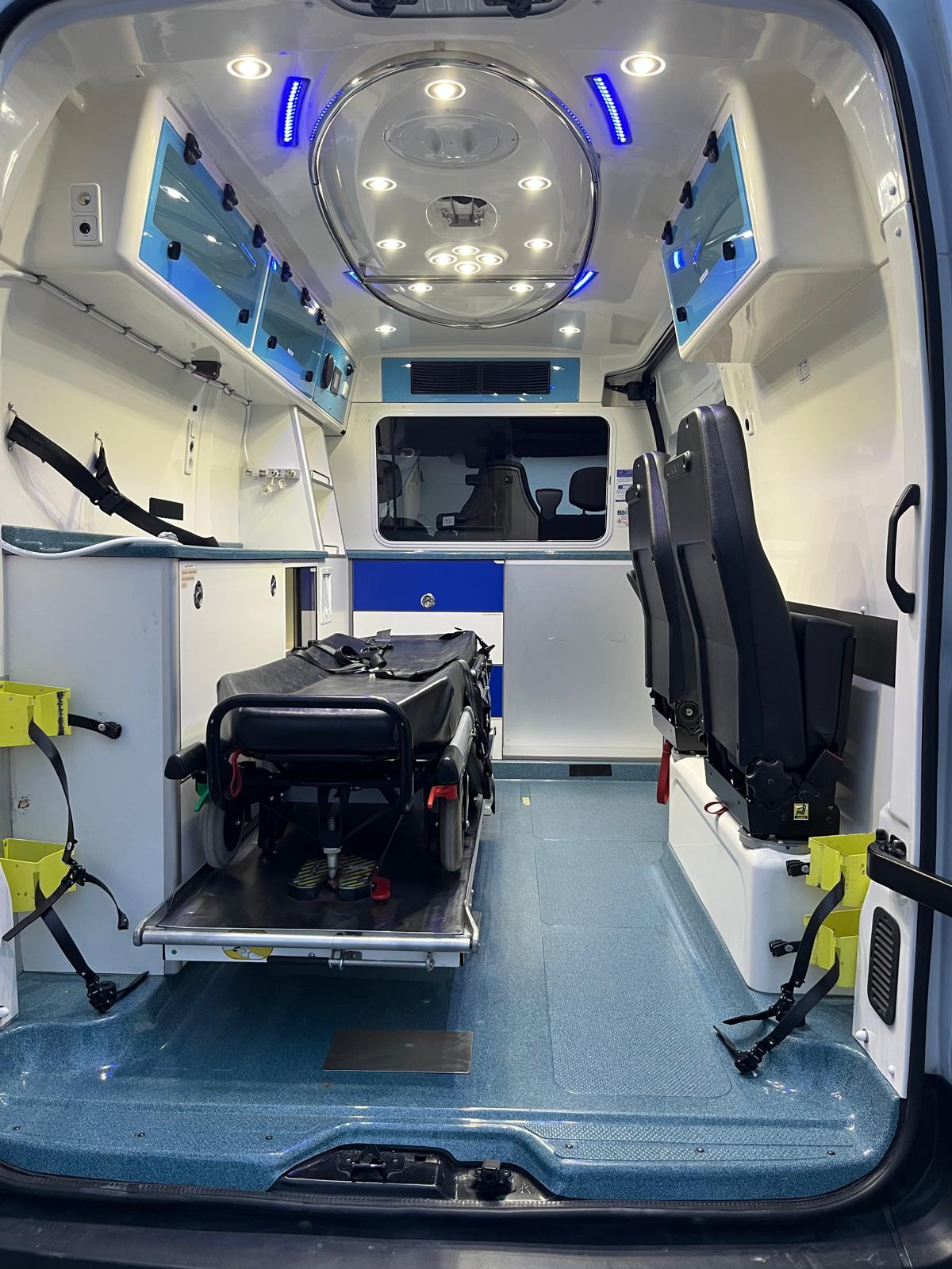 Renault Master 3 ambulance BSE – Image 5