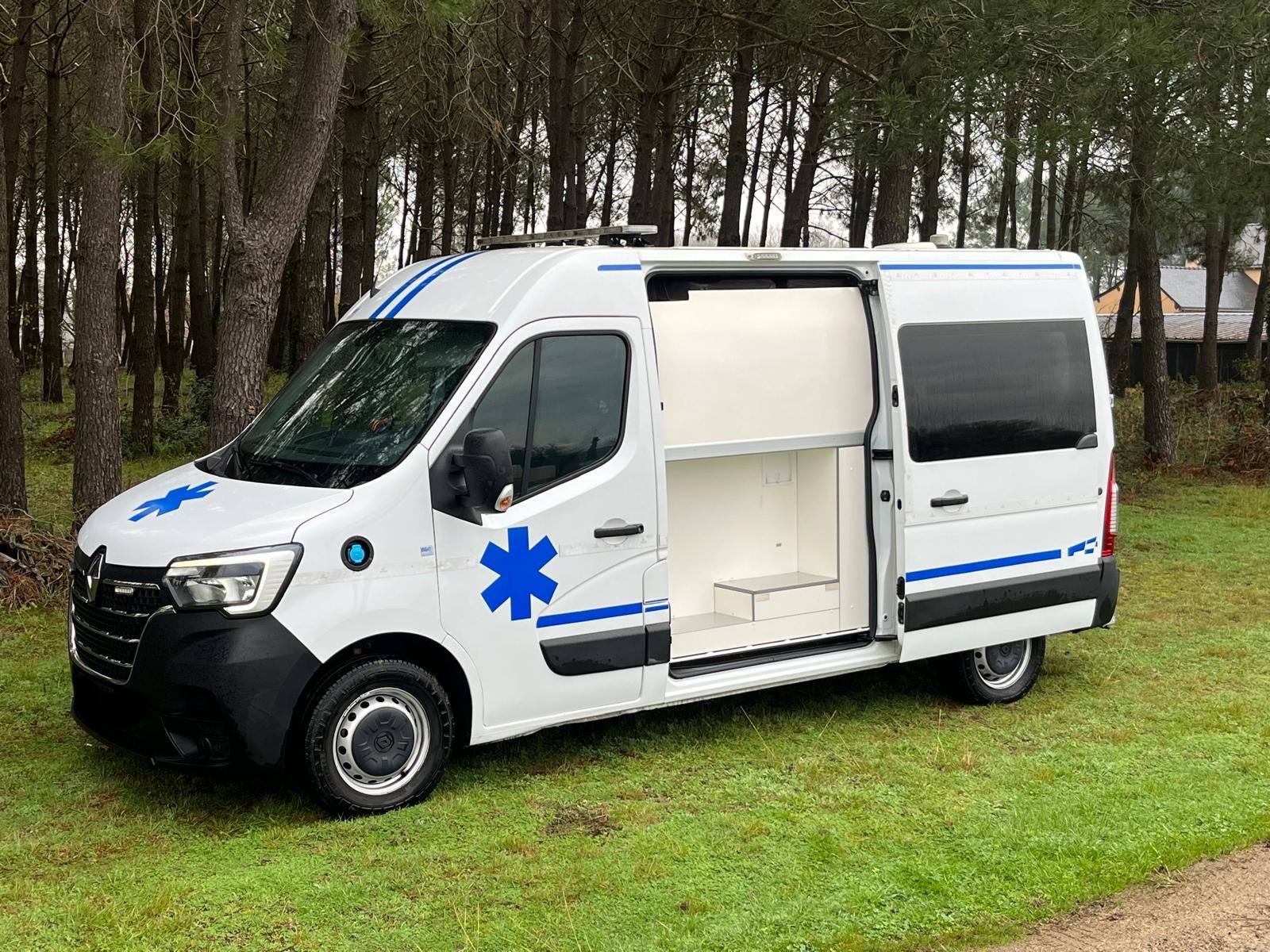 Renault Master 3 ambulance BSE