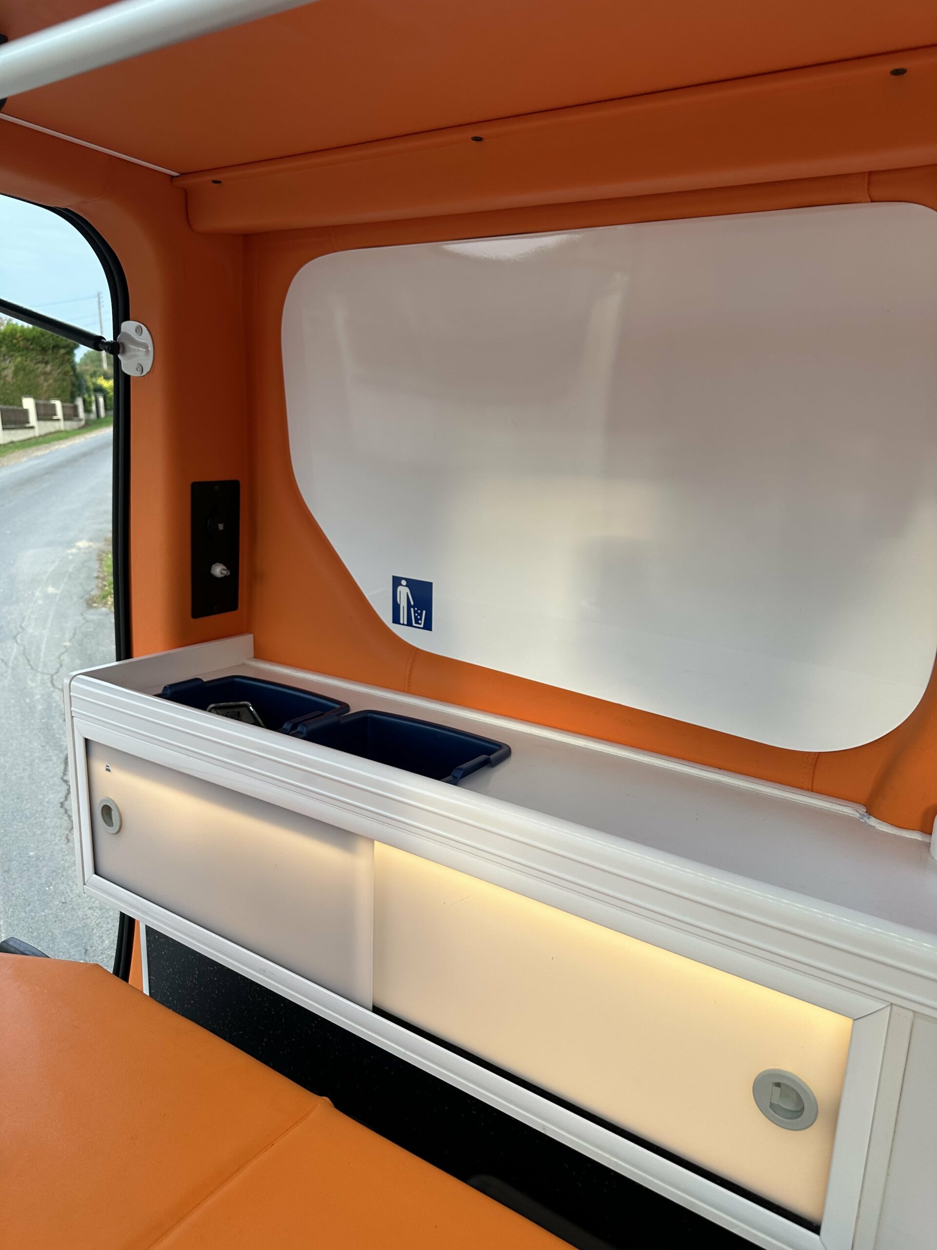 Renault Trafic 150cv ambulance – Image 14